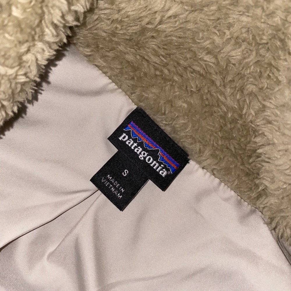 NWOT Patagonia vest - Picture 3 of 4